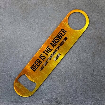 Spersonalizowany otwieracz do piwa z napisem – „Beer is the answer”
