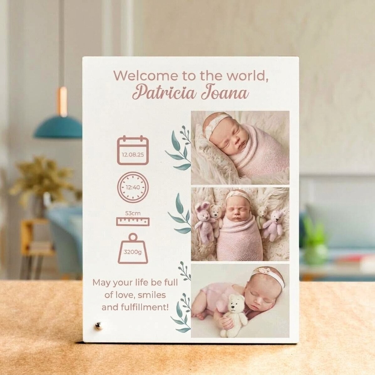 Spersonalizowana ramka na zdjęcia na biurko z napisem i 3 zdjęciami – Witaj na świecie