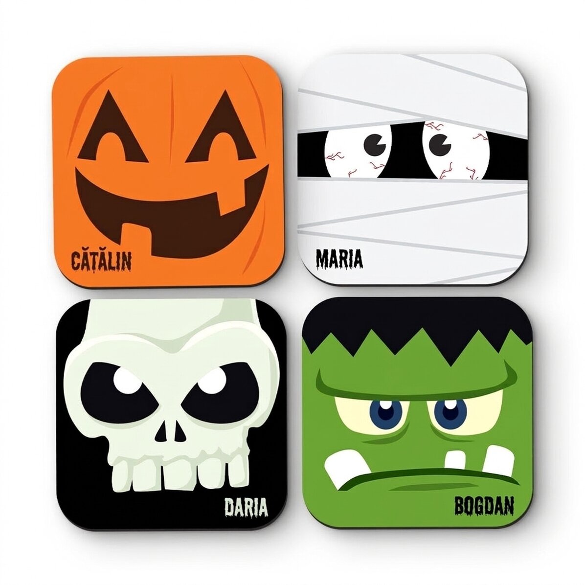 Zestaw 4 spody pod szklanki z indywidualnym napisem – Halloween