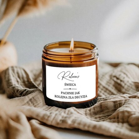 Mała świeczka zapachowa z indywidualnym napisem – Smells like
