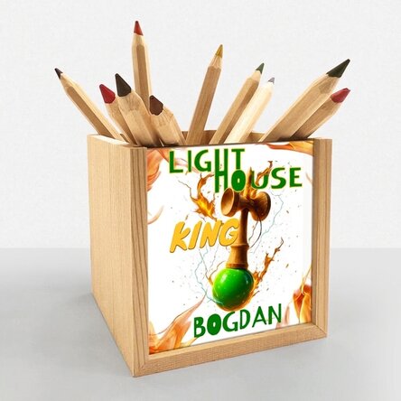 Spersonalizowany uchwyt na ołówki z napisem – Lighthouse King