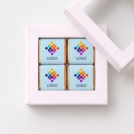 Pudełko upominkowe zawierające 4 miniaturowe czekoladki z nadrukowanym logo