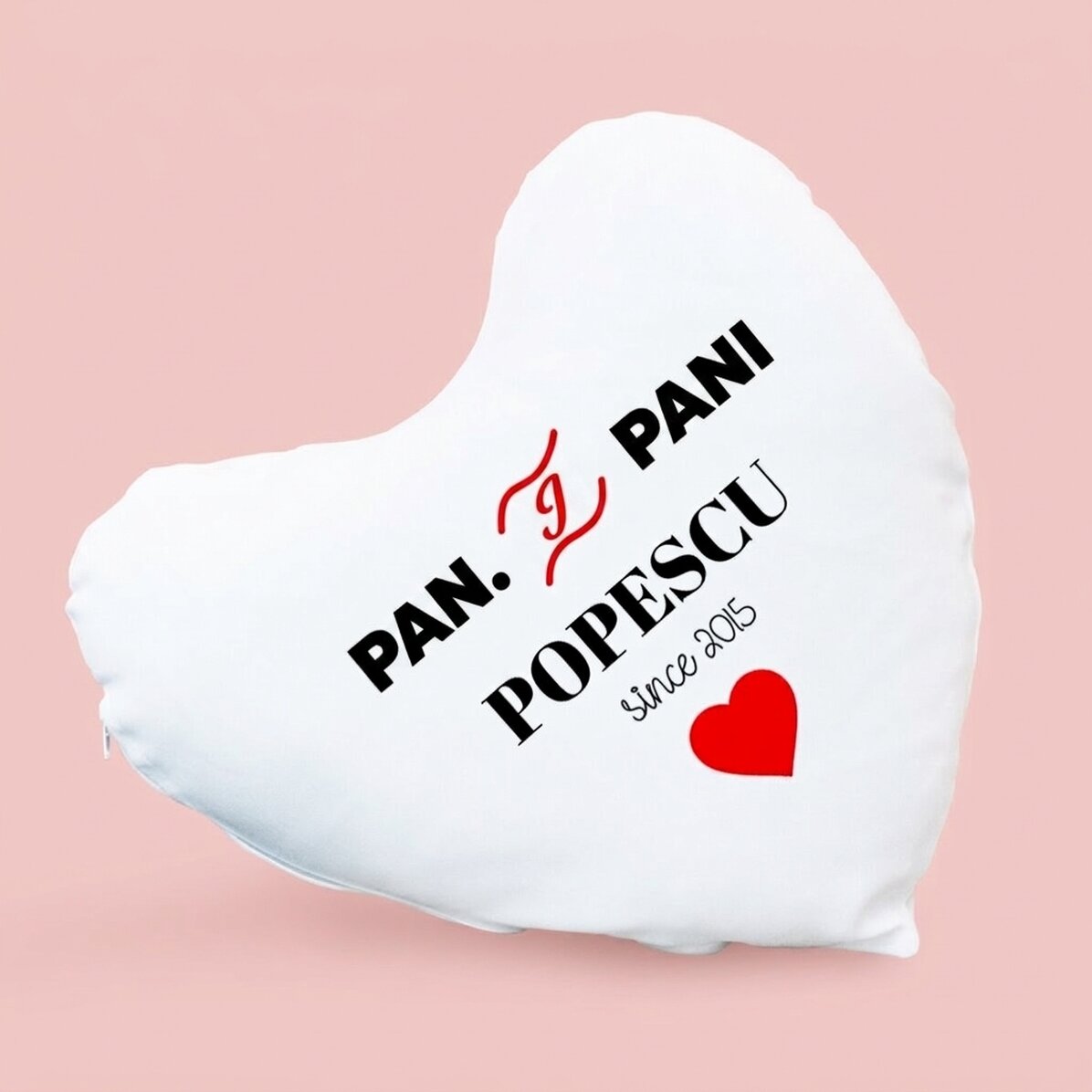 Spersonalizowana poduszka w kształcie serca – Mr & Mrs