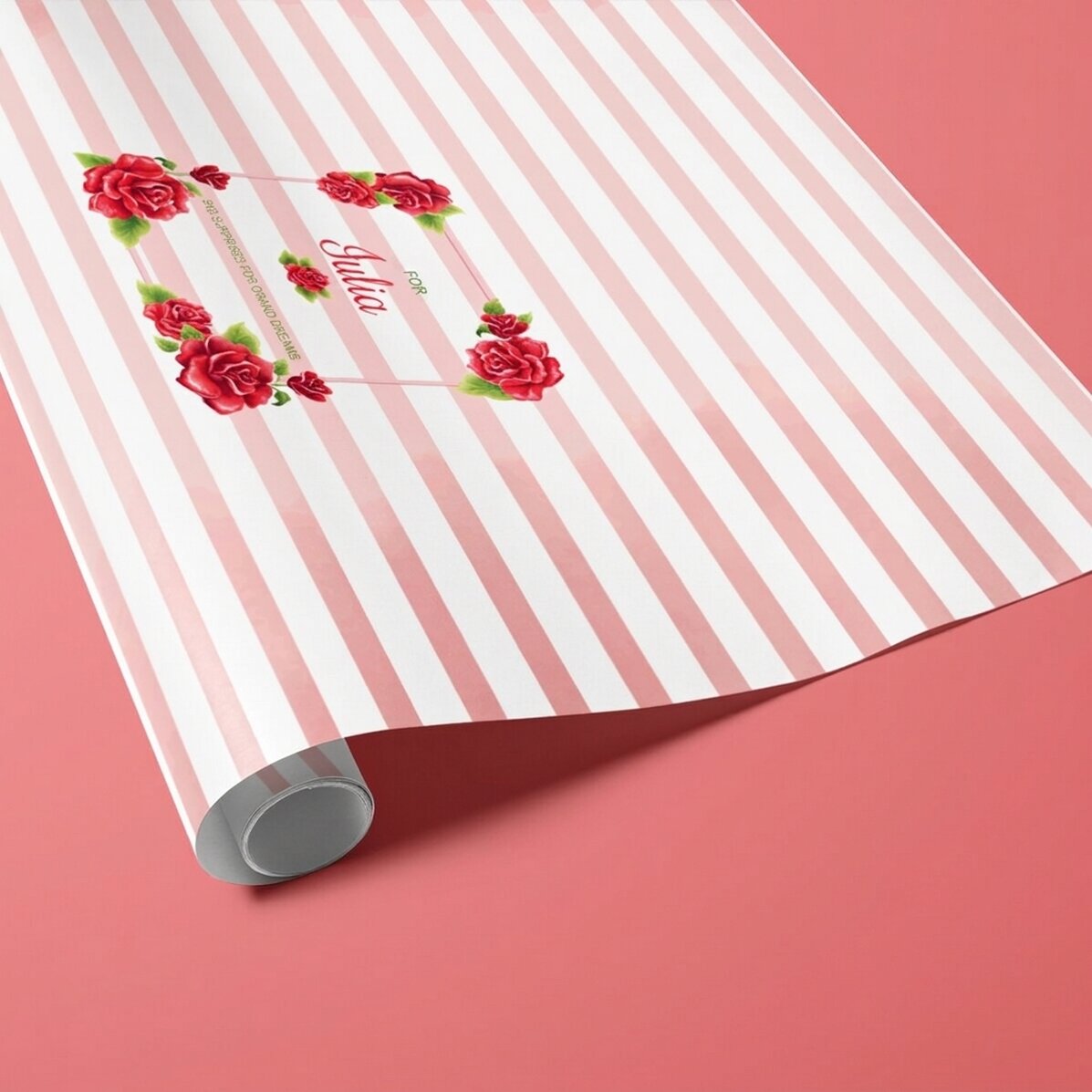 Spersonalizowany papier do pakowania prezentów – wzór z różami