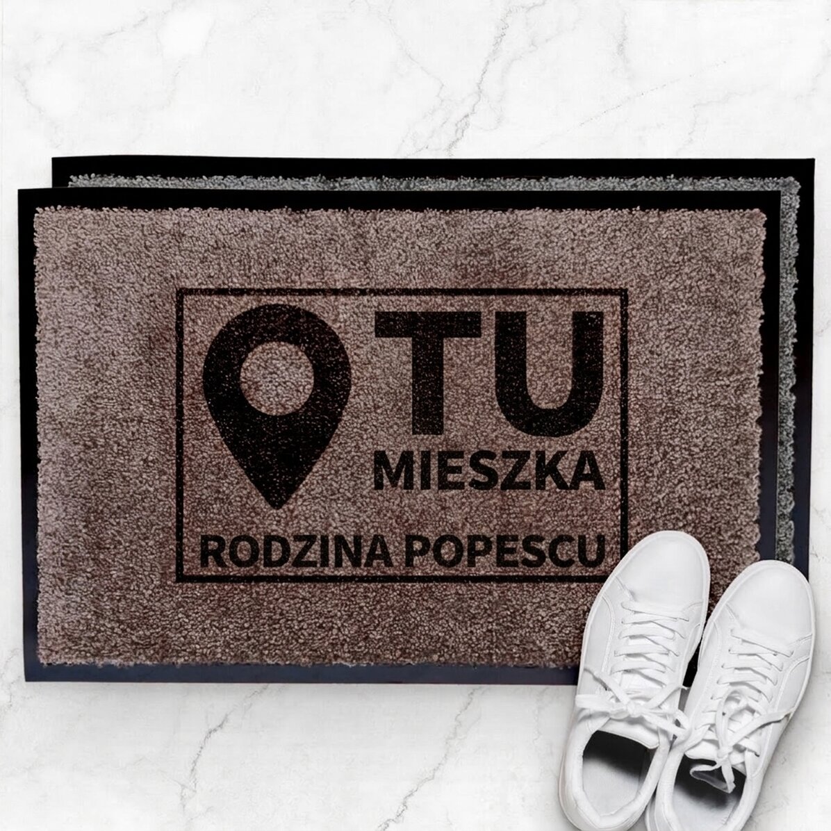 Spersonalizowana wycieraczka do wnętrz – Tutaj stoi...