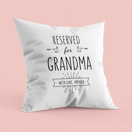 Personalised cushion with text - Reserved