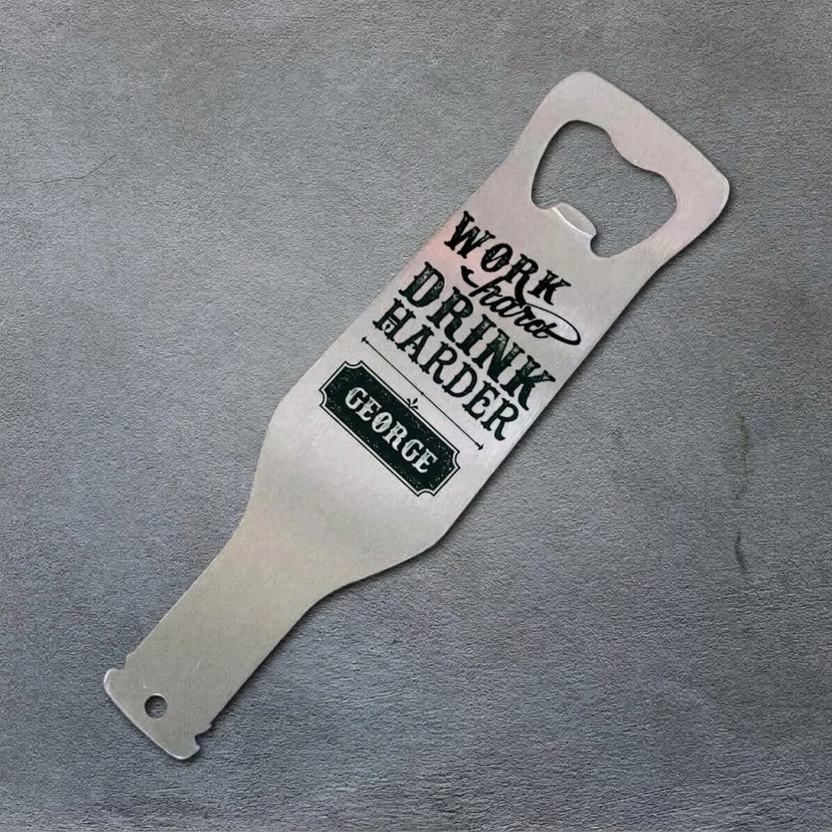 Spersonalizowany otwieracz do piwa – Work Hard, Drink Harder