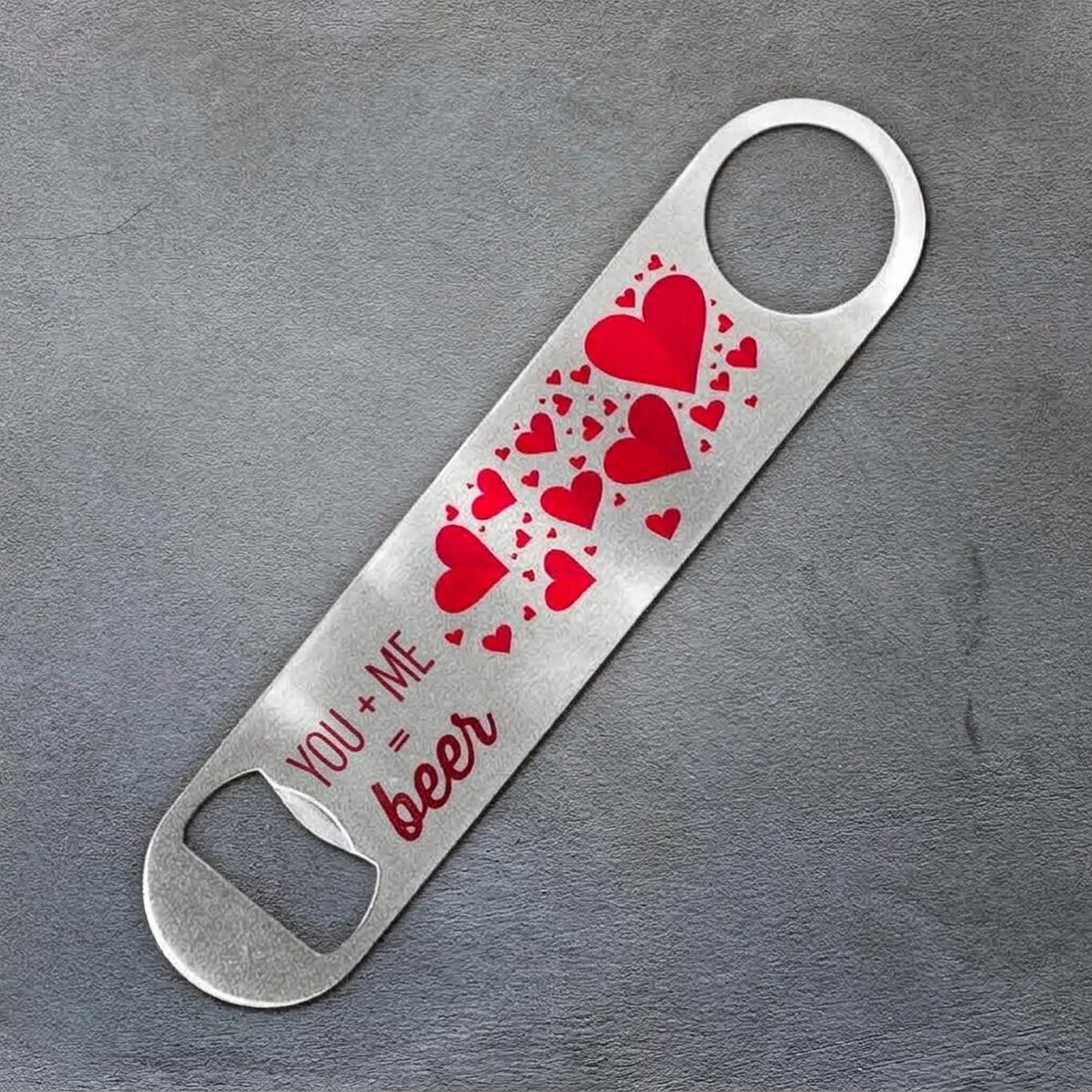 Spersonalizowany otwieracz do piwa z napisem – You + Me = Beer