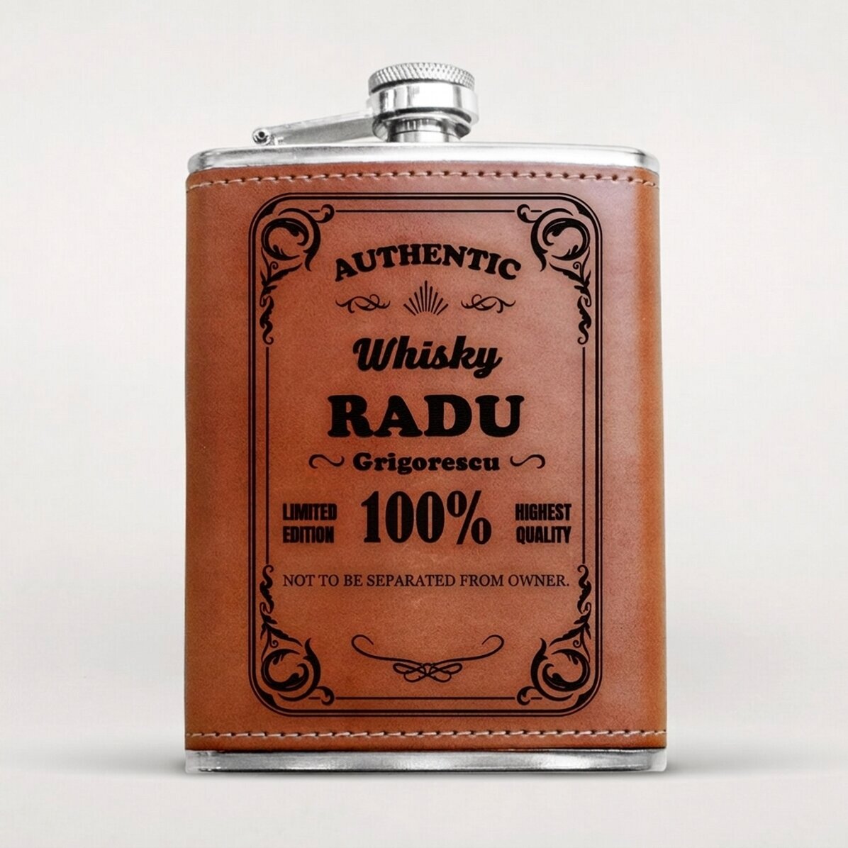 Spersonalizowana kieszonkowa butelka w skórzanym etui – Authentic Drink