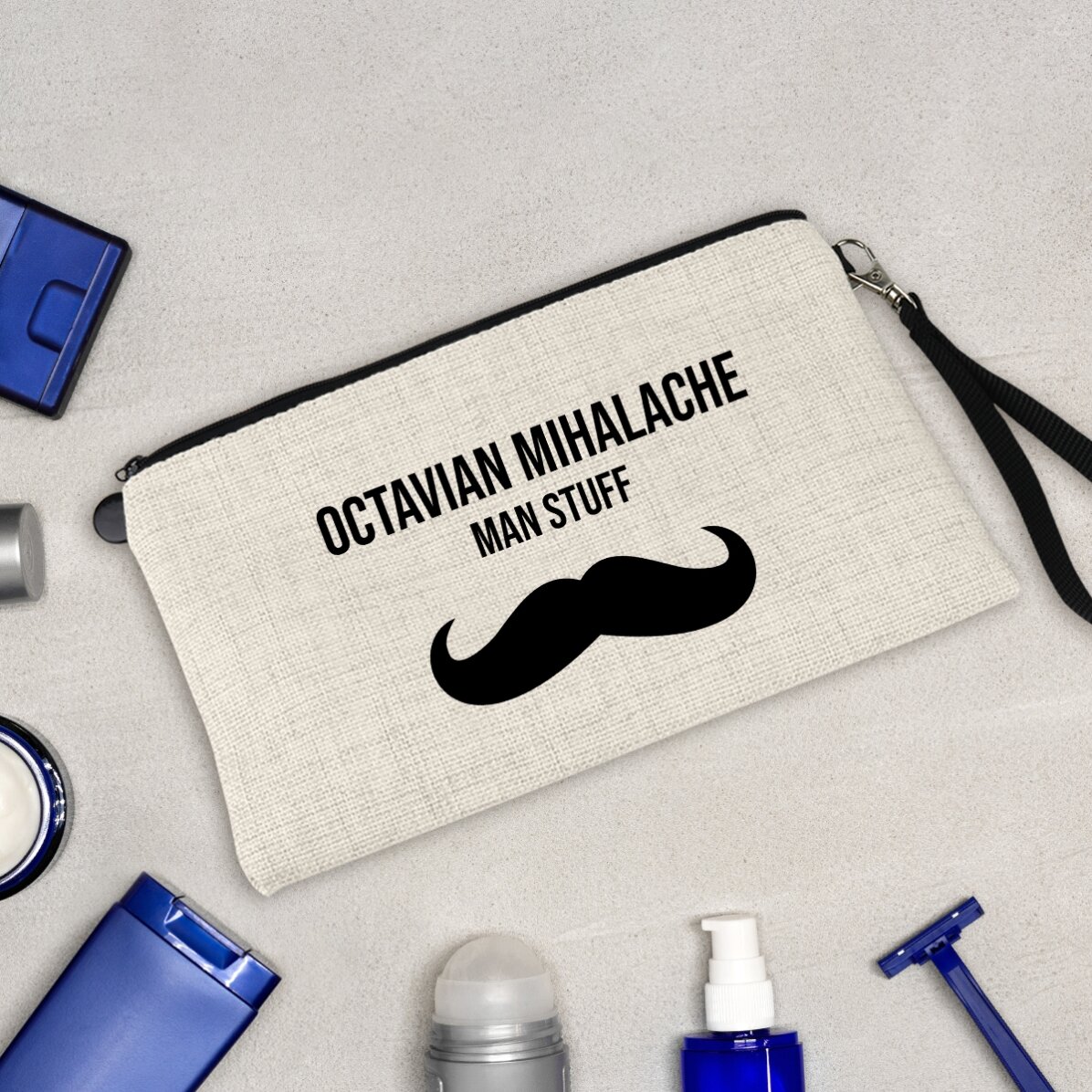 Zestaw akcesoriów dla mężczyzn z personalizowanym napisem – Moustache