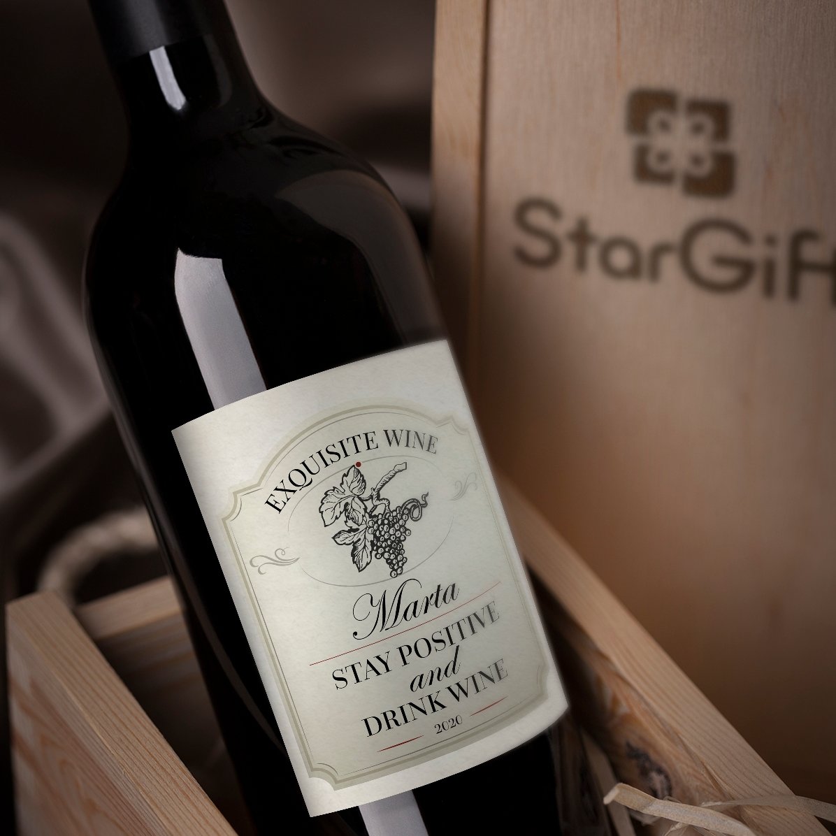 Wino z indywidualnym napisem – „Stay positive and drink wine”
